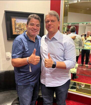 Tarcísio visita MT para casamento de filha de Cidinho 