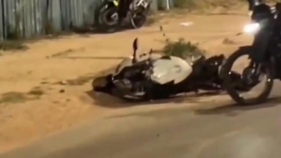 Motorista de Ranger é detido após colidir contra moto de alta cilindrada em Cuiabá.