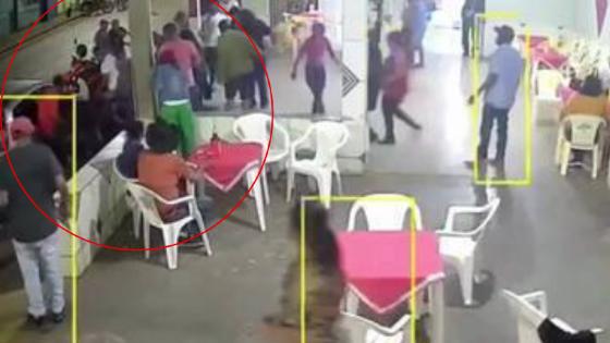 Homem é morto a facadas após briga em bar.