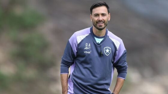Ancelotti elogia futebol brasileiro após vitória do Botafogo sobre Sport: “Não vi muita diferença com a Europa”.
