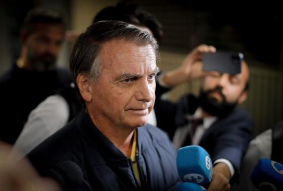 Bolsonaro evita falar sobre decisão de Moraes e aguarda parecer jurídico