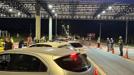 Dois motoristas bêbados são presos e 12 carros são apreendidos durante Lei Seca na MT-251
