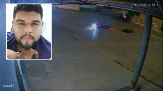 Jovem morre após colisão entre motos em cruzamento.