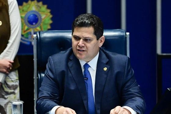 Brasil buscará diálogo com EUA após tarifas, diz Alcolumbre