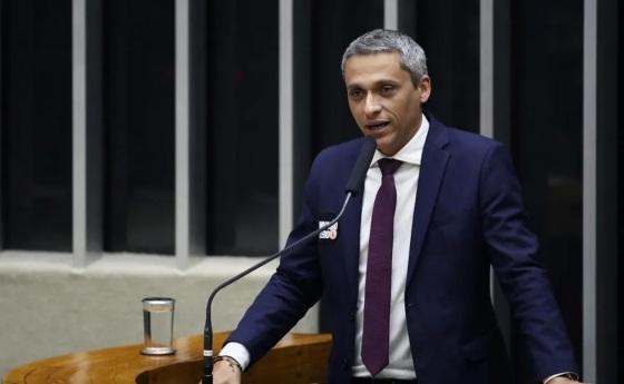 PL de Gayer cria sanções para abusos de autoridade e violações de direitos