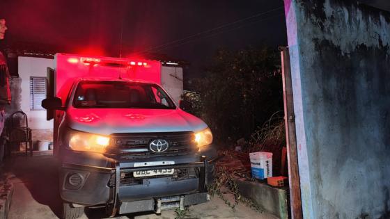 Idosa morre após queda de escada com facão em Cuiabá.